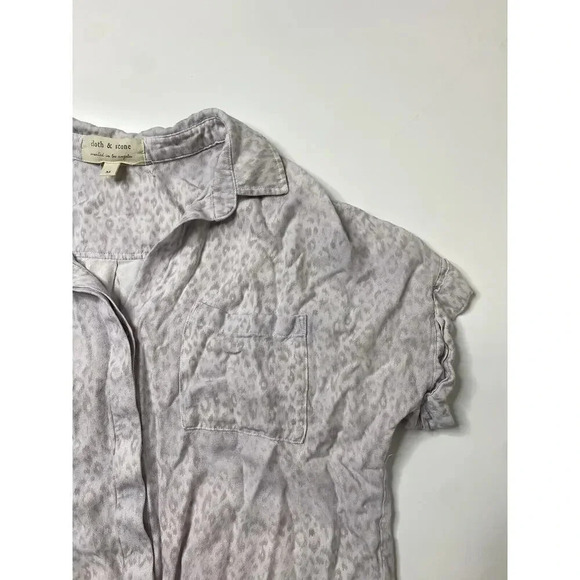 Cloth and Stone Women’s Size M Lavender Animal Print Tie Front Button Up Top - Picture 2 of 6